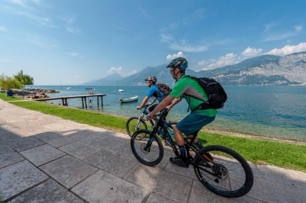 Hotel Eden Brenzone sul Garda Ngoại thất bức ảnh